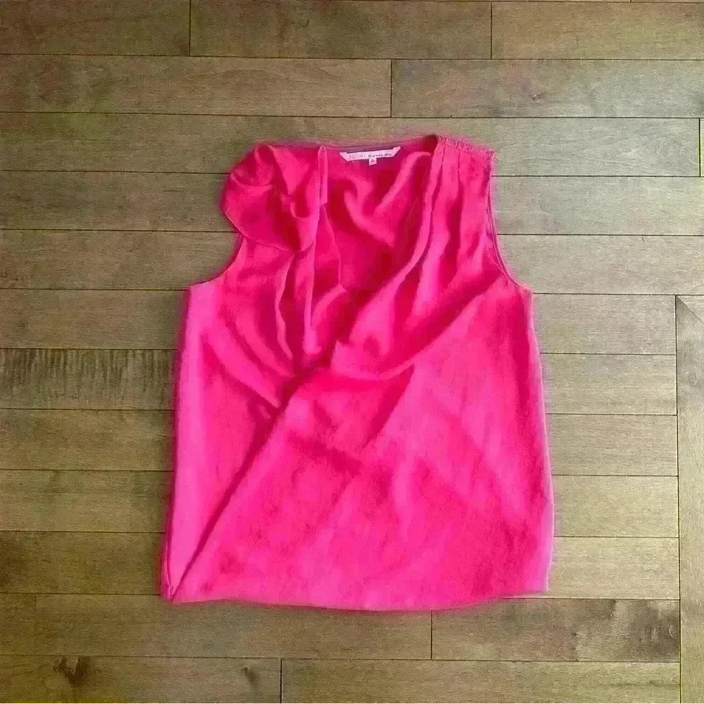 Rachel Roy | Flowy sleeveless pink top blouse w/ flower  shoulder size med